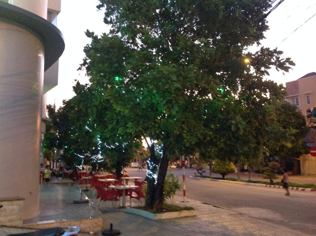 Palace Hotel Rạch Giá Buitenkant foto