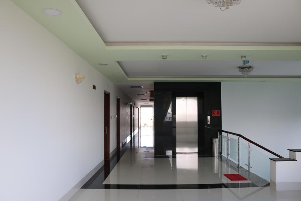 Palace Hotel Rạch Giá Buitenkant foto