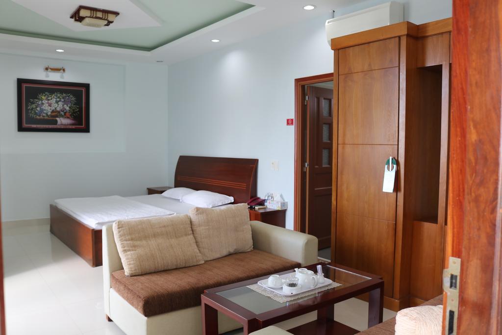 Palace Hotel Rạch Giá Buitenkant foto